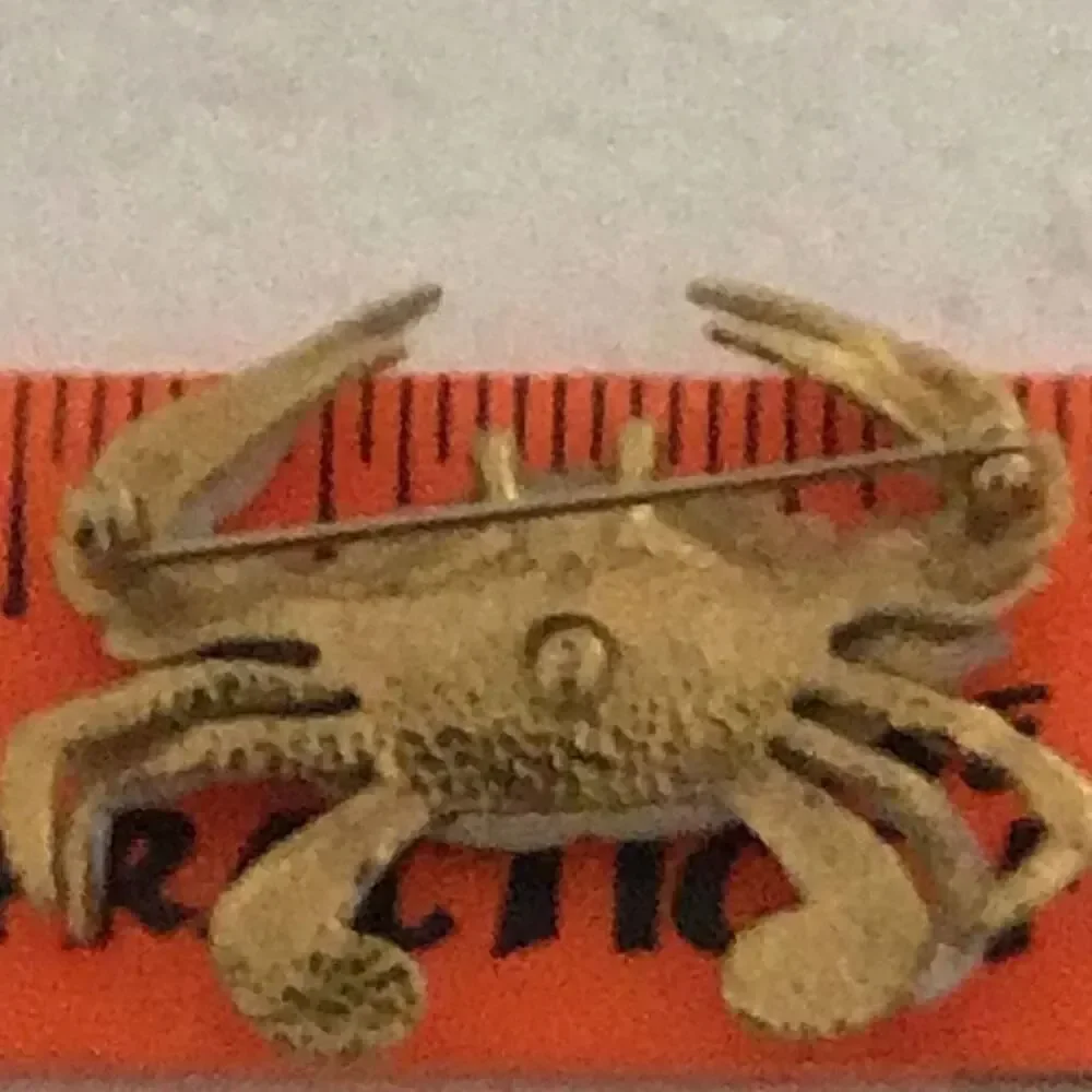 Beautiful, vintage Napier crab brooch